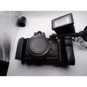 Canon TC 8000 Motor Drive Red Eye Reduction Vintage SLR Camera & Flash Untested